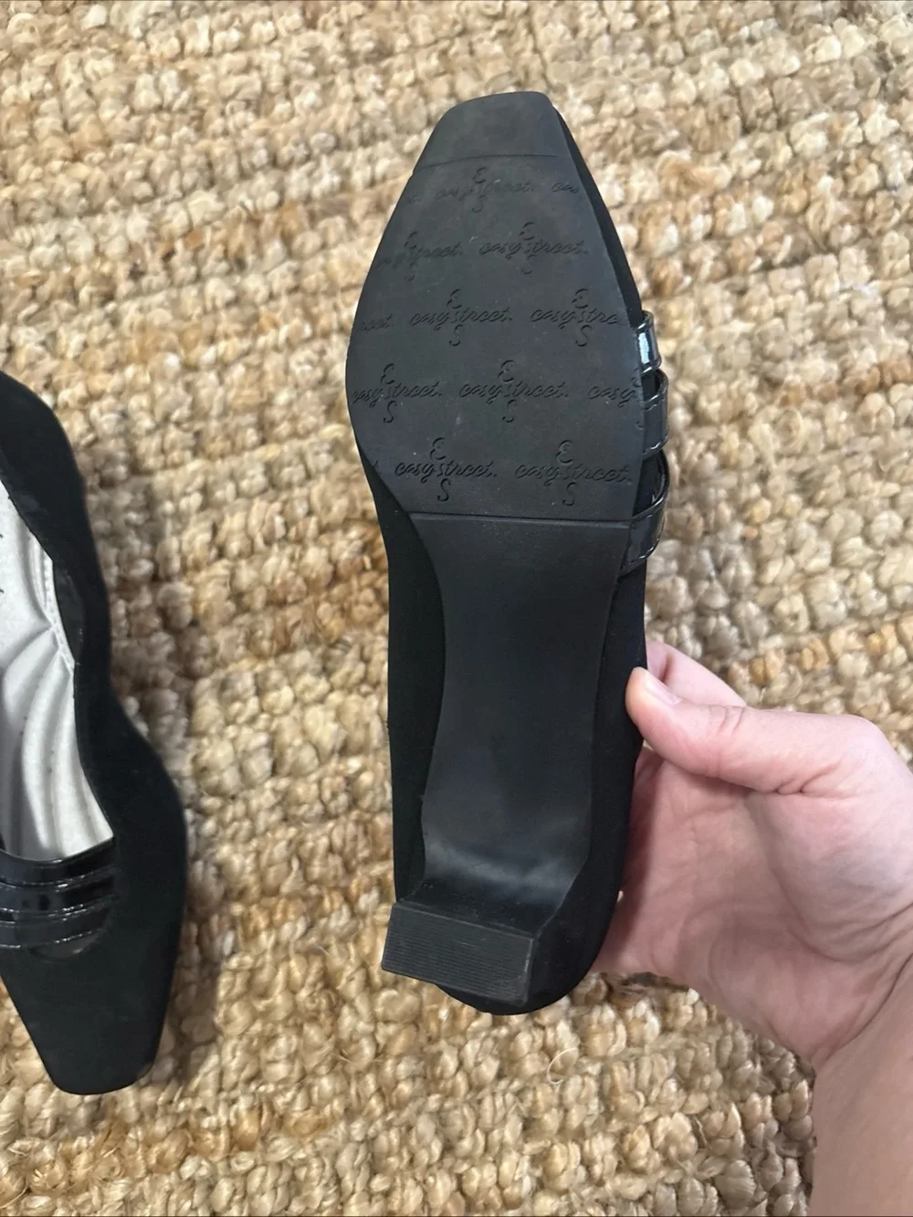 Easy Spirit sleek black